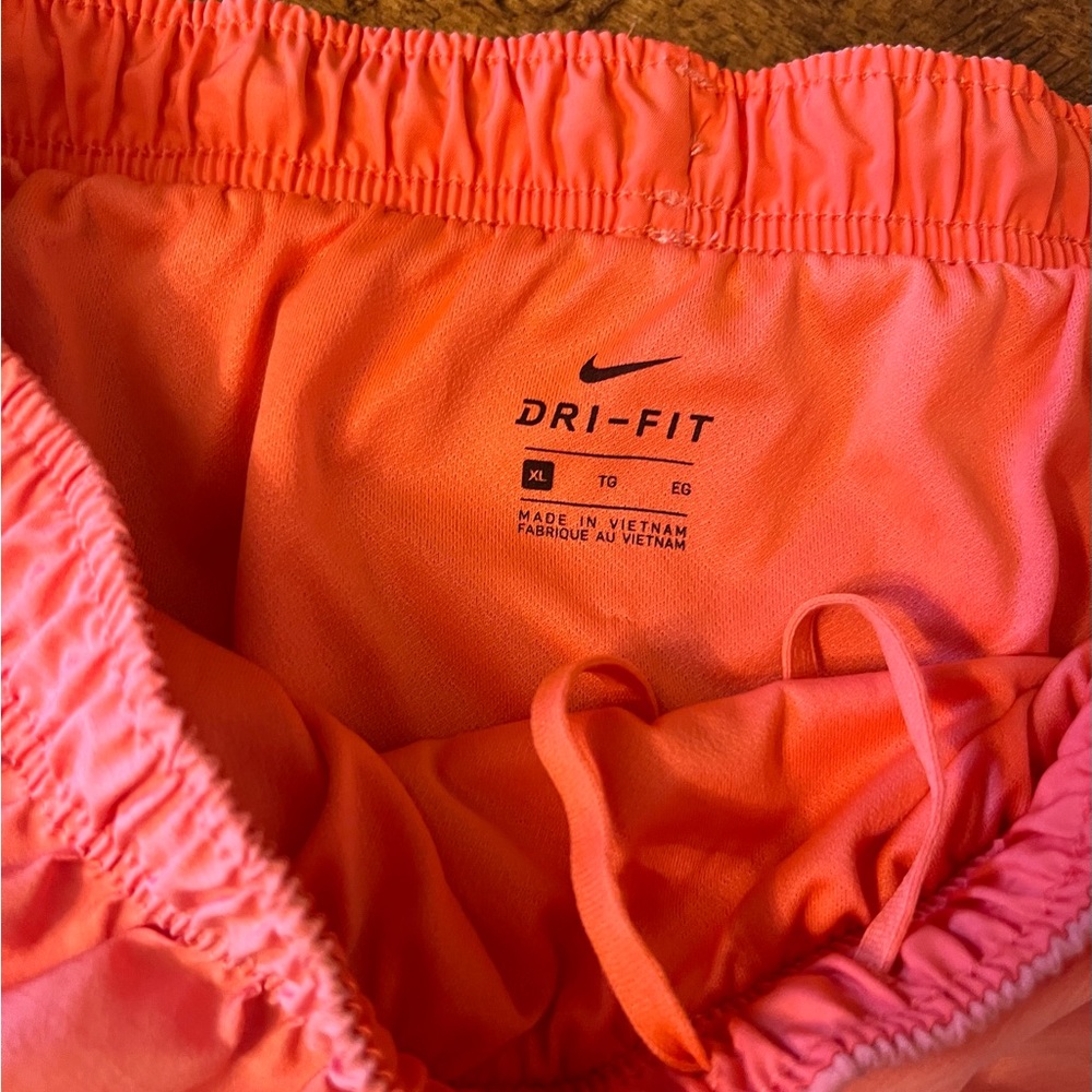 Nike Women's Tempo Dry Core 3"
Running Shorts XL